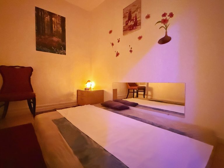 Cabine de massage du salon Happy Beauty, 2 rue Mollien à Boulogne-Billancourt