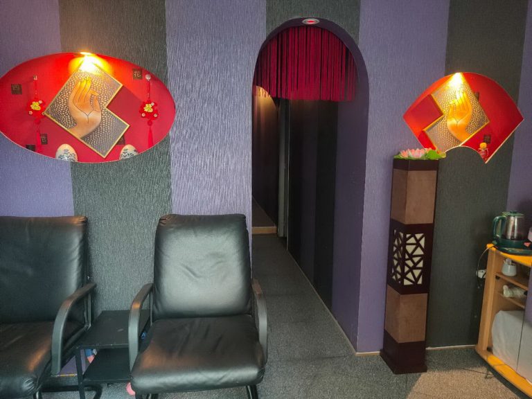 Espace d’attente du salon Massage Cerise à Paris 12